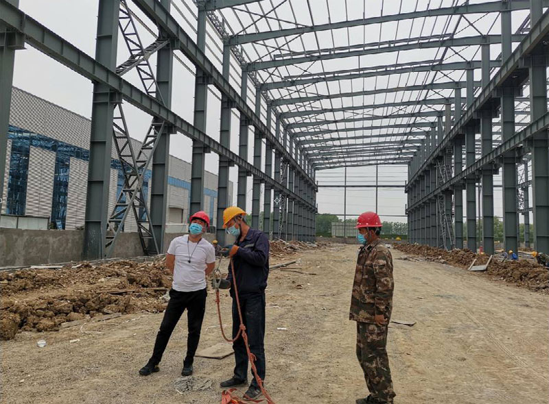 公司領(lǐng)導(dǎo)檢查施工現(xiàn)場安全工作